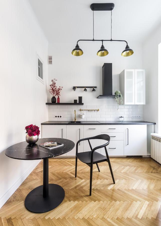 Czarujace Studio W Kamienicy Przy Metro Nowy Swiat Wwa20 Lägenhet *