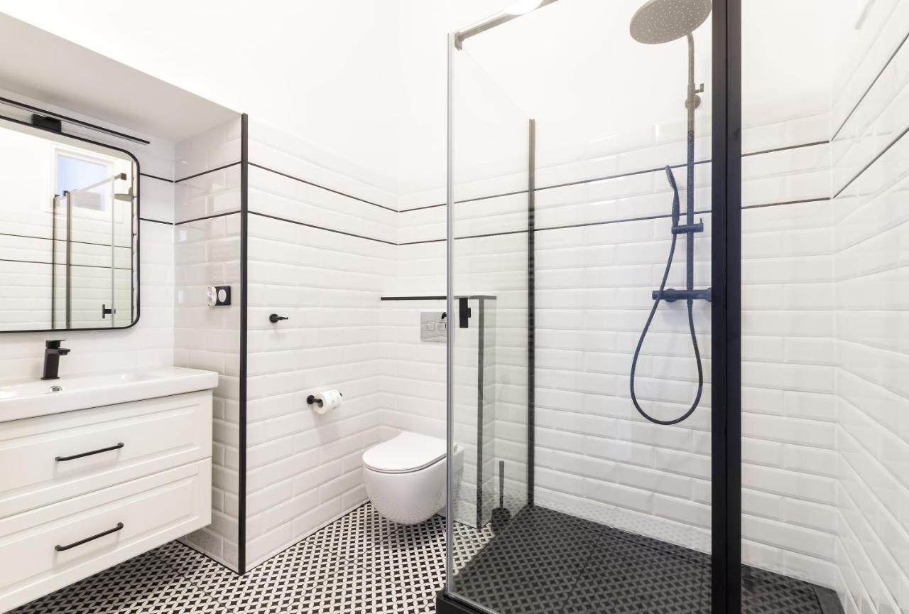 Czarujace Studio W Kamienicy Przy Metro Nowy Swiat Wwa20 Lägenhet